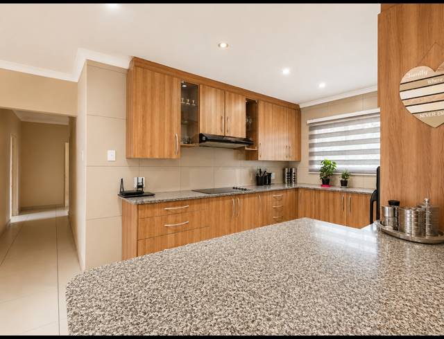 4 BEDROOM HOUSE FOR SALE IN THREE RIVERS EAST
